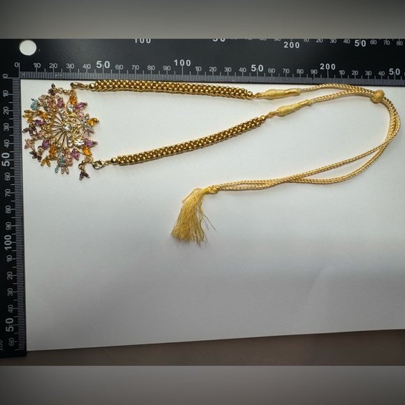 Multicolor statement Pendant Necklace - Picture 5 of 7